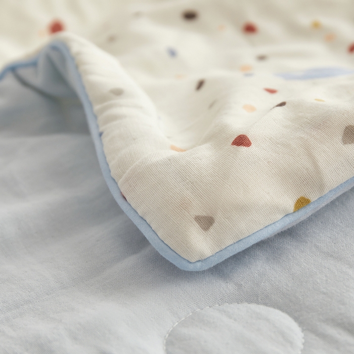 91家纺网 家纺一手货源 找家纺 荷马之梦 2025新款A类原创卡通全棉双层纱贴布绣大豆纤维儿童夏被 酷小熊