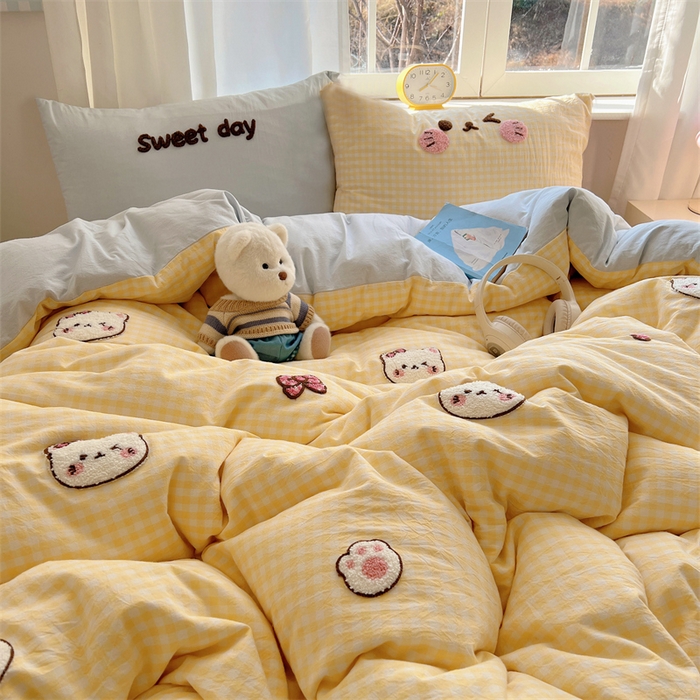 91家纺网 家纺一手货源 找家纺 （总）丽涵家纺 2025新款色织水洗棉毛巾绣四件套-甜心小猫系列