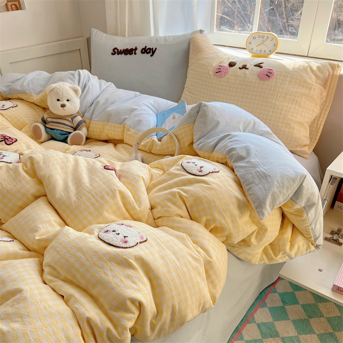 91家纺网 家纺一手货源 找家纺 （总）丽涵家纺 2025新款色织水洗棉毛巾绣四件套-甜心小猫系列