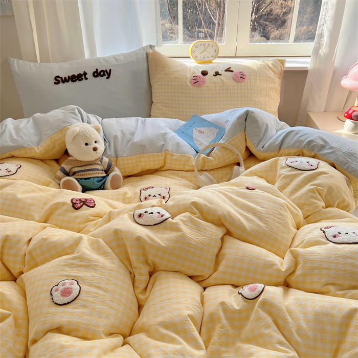 91家纺网 家纺一手货源 找家纺 （总）丽涵家纺 2025新款色织水洗棉毛巾绣四件套-甜心小猫系列