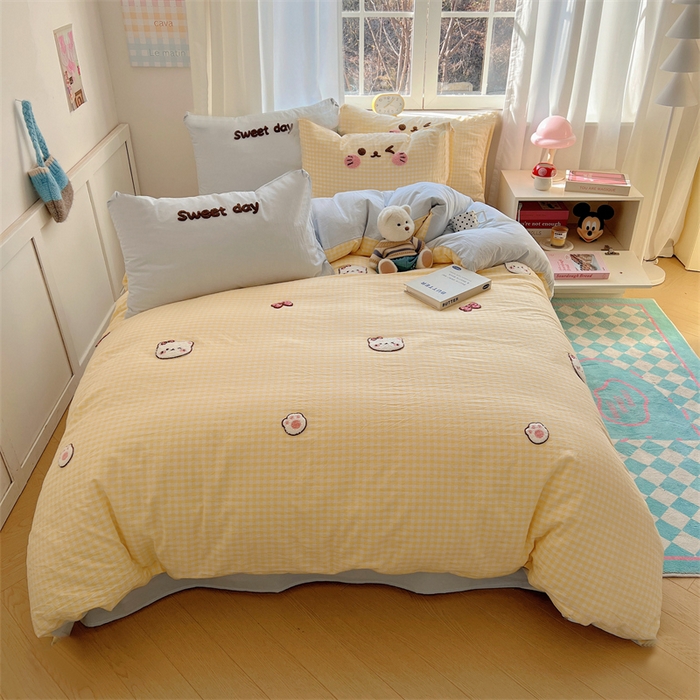 91家纺网 家纺一手货源 找家纺 （总）丽涵家纺 2025新款色织水洗棉毛巾绣四件套-甜心小猫系列