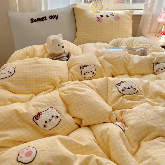 91家纺网 家纺一手货源 找家纺 （总）丽涵家纺 2025新款色织水洗棉毛巾绣四件套-甜心小猫系列