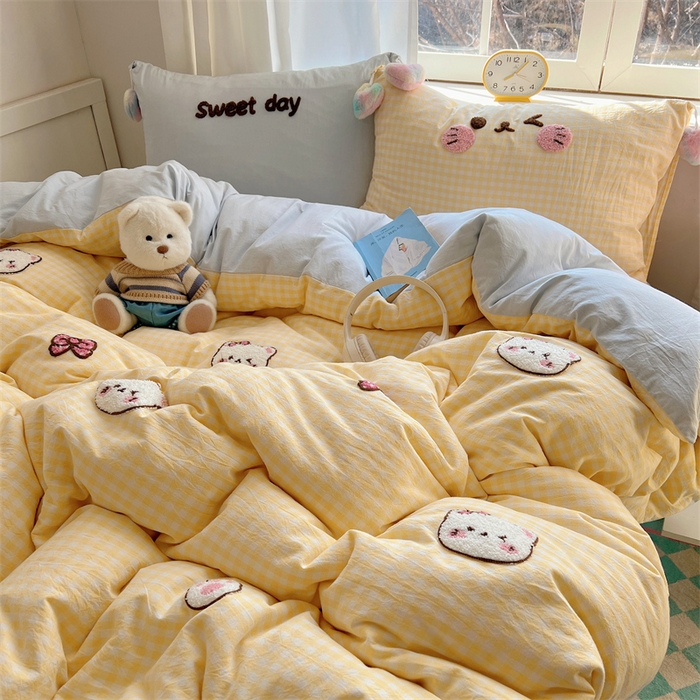 91家纺网 家纺一手货源 找家纺 丽涵家纺 2025新款色织水洗棉毛巾绣四件套-甜心小猫系列 甜心小猫-黄格-简单款