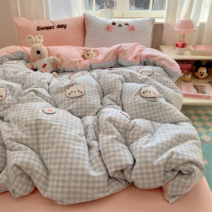 91家纺网 家纺一手货源 找家纺 丽涵家纺 2025新款色织水洗棉毛巾绣四件套-甜心小猫系列 甜心小猫-蓝格-简单款