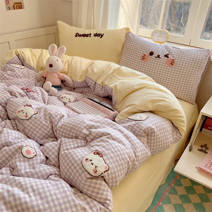 91家纺网 家纺一手货源 找家纺 丽涵家纺 2025新款色织水洗棉毛巾绣四件套-甜心小猫系列 甜心小猫-紫格-简单款