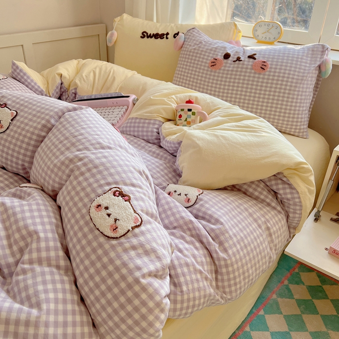 91家纺网 家纺一手货源 找家纺 丽涵家纺 2025新款色织水洗棉毛巾绣四件套-甜心小猫系列 甜心小猫-紫格-毛球款