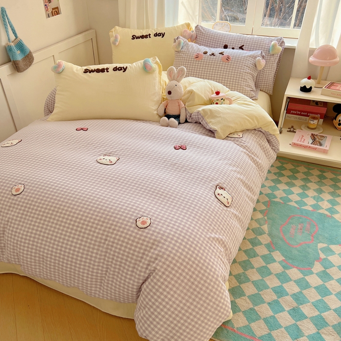 91家纺网 家纺一手货源 找家纺 丽涵家纺 2025新款色织水洗棉毛巾绣四件套-甜心小猫系列 甜心小猫-紫格-毛球款