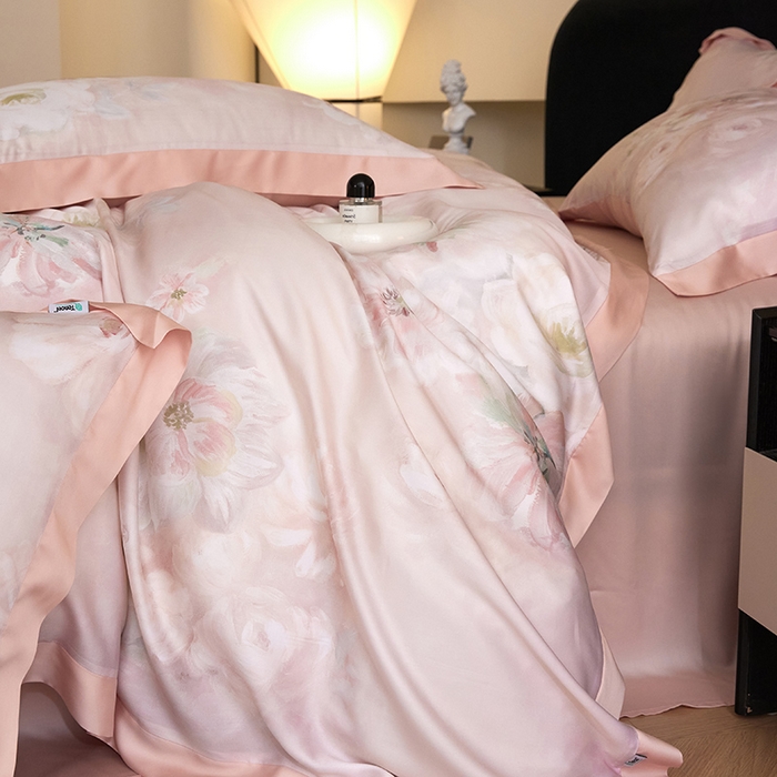 91家纺网 家纺一手货源 找家纺 禾时 2025新款60S兰精天丝印花四件套 初夏（粉）