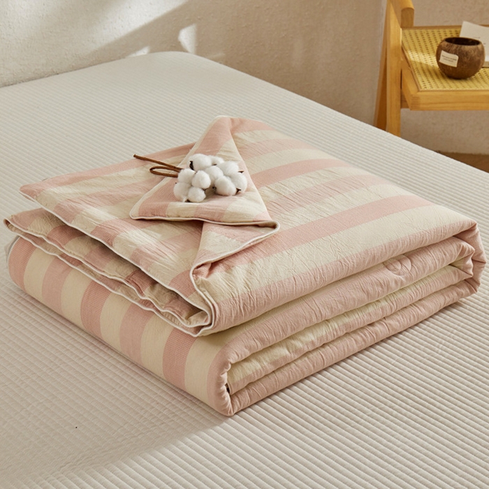 91家纺网 家纺一手货源 找家纺 良品汇馆 2025【水洗大豆宽条纹夏被】日式无印A类水洗提花大豆夏被良品宽条纹夏季被子双人全棉空调被 简韵粉