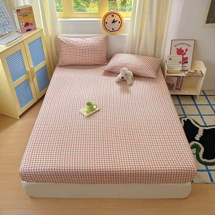 91家纺网 家纺一手货源 找家纺 十一家居 2025新款亲肤裸睡云朵棉水洗棉床笠-洛可系列 粉咖小格