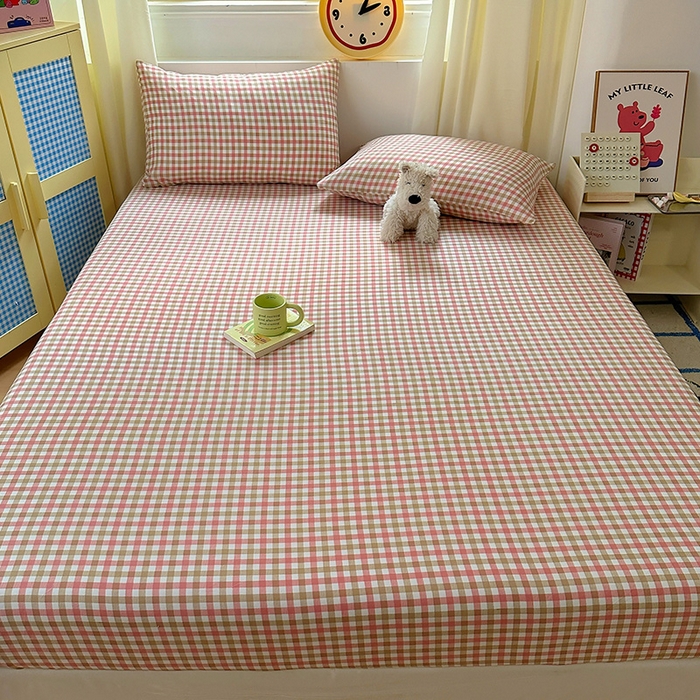 91家纺网 家纺一手货源 找家纺 十一家居 2025新款亲肤裸睡云朵棉水洗棉床笠-洛可系列 粉咖小格