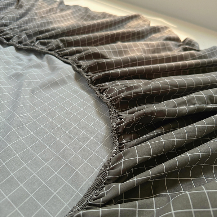 91家纺网 家纺一手货源 找家纺 十一家居 2025新款亲肤裸睡云朵棉水洗棉床笠-洛可系列 黑小格