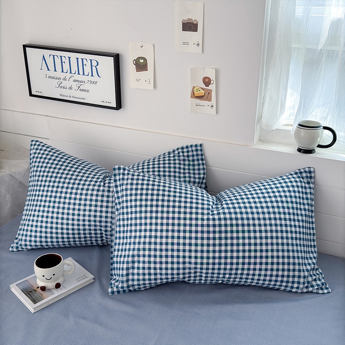 可可家纺 2025新款印花卡通芦荟棉枕套亲肤信封式枕头套小清新 蓝小格