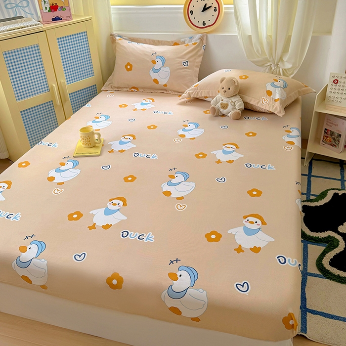 91家纺网 家纺一手货源 找家纺 十一家居 2025新款小清新印花款高克重加厚升级款云朵棉水洗棉床笠 萌萌可达鸭