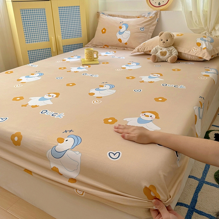 91家纺网 家纺一手货源 找家纺 十一家居 2025新款小清新印花款高克重加厚升级款云朵棉水洗棉床笠 萌萌可达鸭