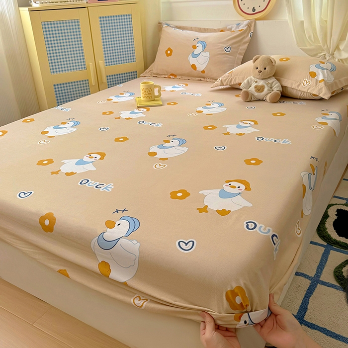 91家纺网 家纺一手货源 找家纺 十一家居 2025新款小清新印花款高克重加厚升级款云朵棉水洗棉床笠 萌萌可达鸭