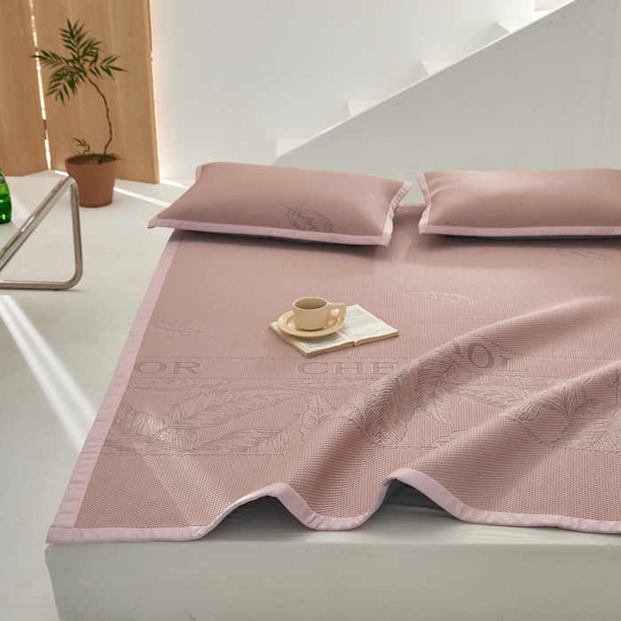 91家纺网 家纺一手货源 找家纺 亿梵家居 2025新款PE中分子480克高克重冰豆豆席凉豆豆席凉感凉席 莫里斯-豆沙