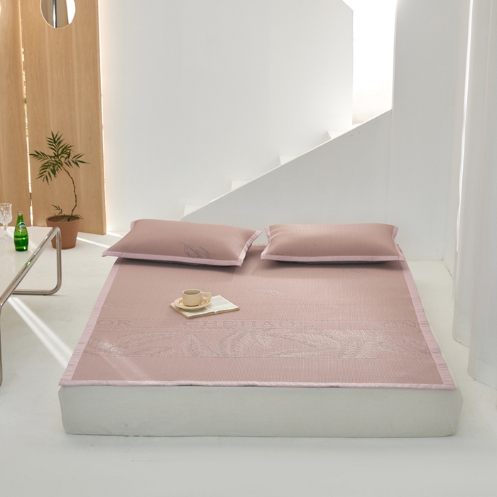 91家纺网 家纺一手货源 找家纺 亿梵家居 2025新款PE中分子480克高克重冰豆豆席凉豆豆席凉感凉席 莫里斯-豆沙