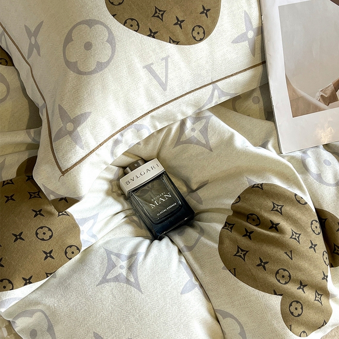 91家纺网 家纺一手货源 找家纺 曲之慕 2025直播爆款纯棉磨毛 高克重加厚全棉磨毛印花四件套 嘻嘻熊