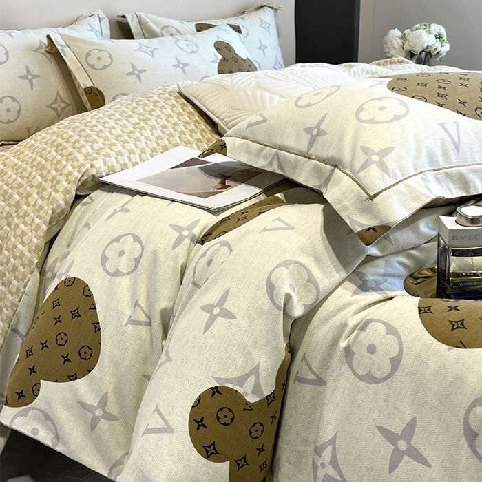 91家纺网 家纺一手货源 找家纺 曲之慕 2025直播爆款纯棉磨毛 高克重加厚全棉磨毛印花四件套 嘻嘻熊