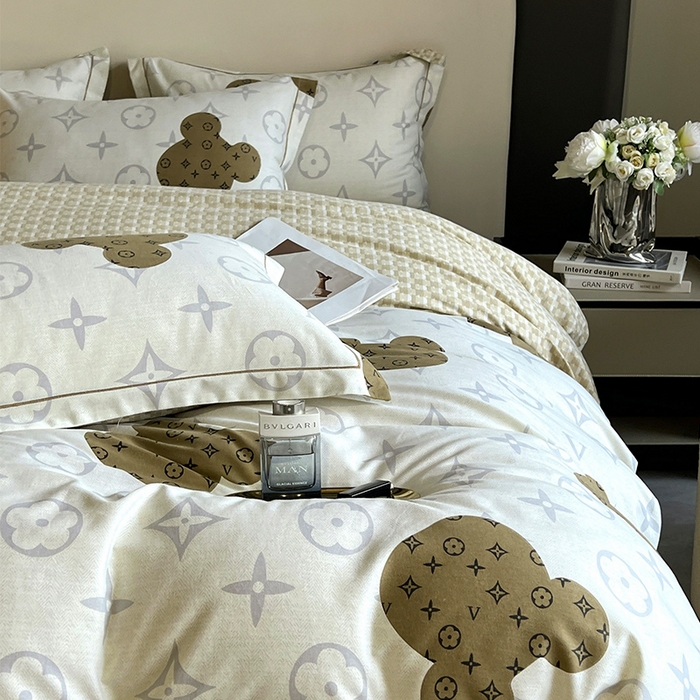 91家纺网 家纺一手货源 找家纺 曲之慕 2025直播爆款纯棉磨毛 高克重加厚全棉磨毛印花四件套 嘻嘻熊