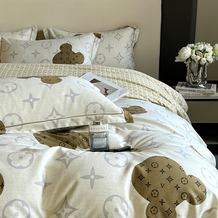 91家纺网 家纺一手货源 找家纺 曲之慕 2025直播爆款纯棉磨毛 高克重加厚全棉磨毛印花四件套 嘻嘻熊