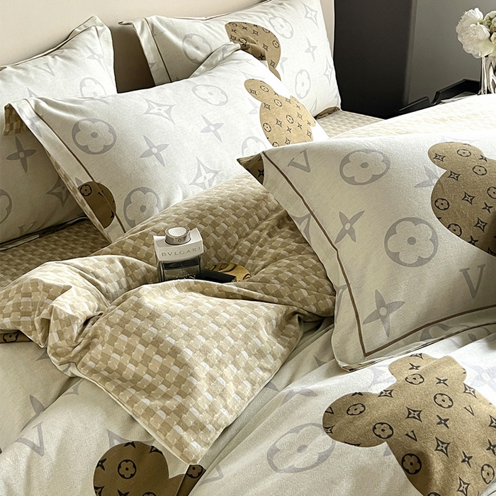 91家纺网 家纺一手货源 找家纺 曲之慕 2025直播爆款纯棉磨毛 高克重加厚全棉磨毛印花四件套 嘻嘻熊