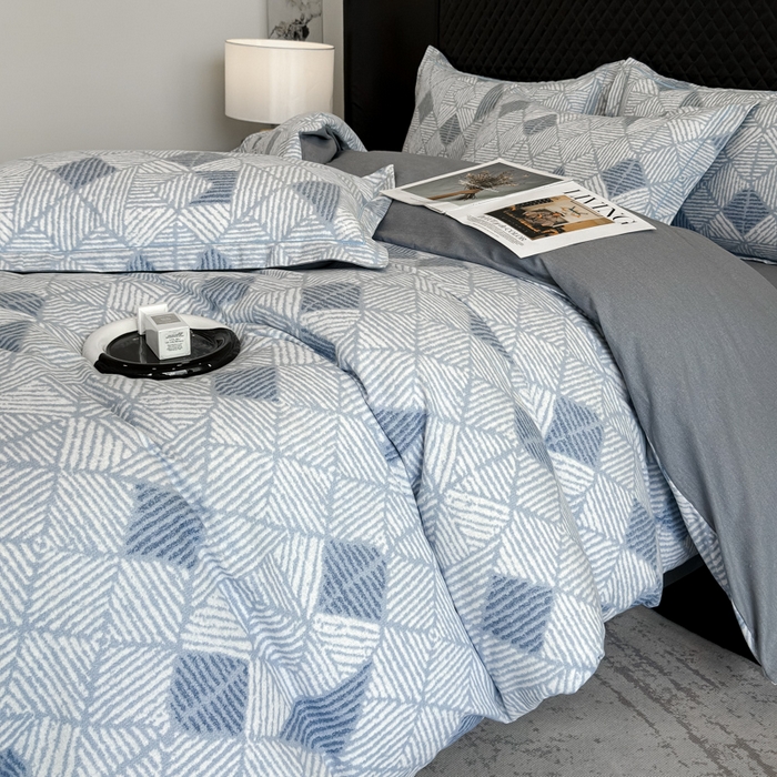 91家纺网 家纺一手货源 找家纺 曲之慕 2025直播爆款纯棉磨毛 高克重加厚全棉磨毛印花四件套 街角咖啡-蓝