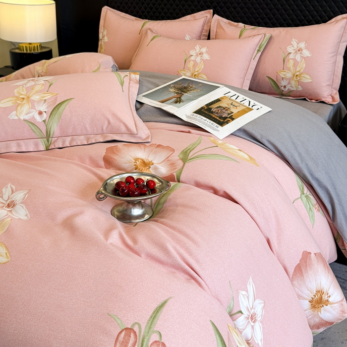 91家纺网 家纺一手货源 找家纺 曲之慕 2025直播爆款纯棉磨毛 高克重加厚全棉磨毛印花四件套 绮丽花语-粉