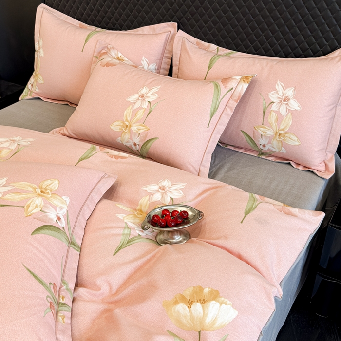 91家纺网 家纺一手货源 找家纺 曲之慕 2025直播爆款纯棉磨毛 高克重加厚全棉磨毛印花四件套 绮丽花语-粉