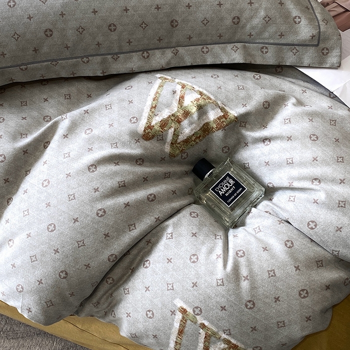 91家纺网 家纺一手货源 找家纺 曲之慕 2025直播爆款纯棉磨毛 高克重加厚全棉磨毛印花四件套 乔西-灰