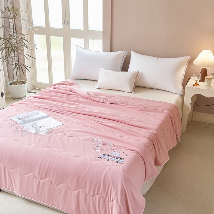 91家纺网 家纺一手货源 找家纺 尚美 2025新款亲肤舒适凉感玫瑰夏被 粉色