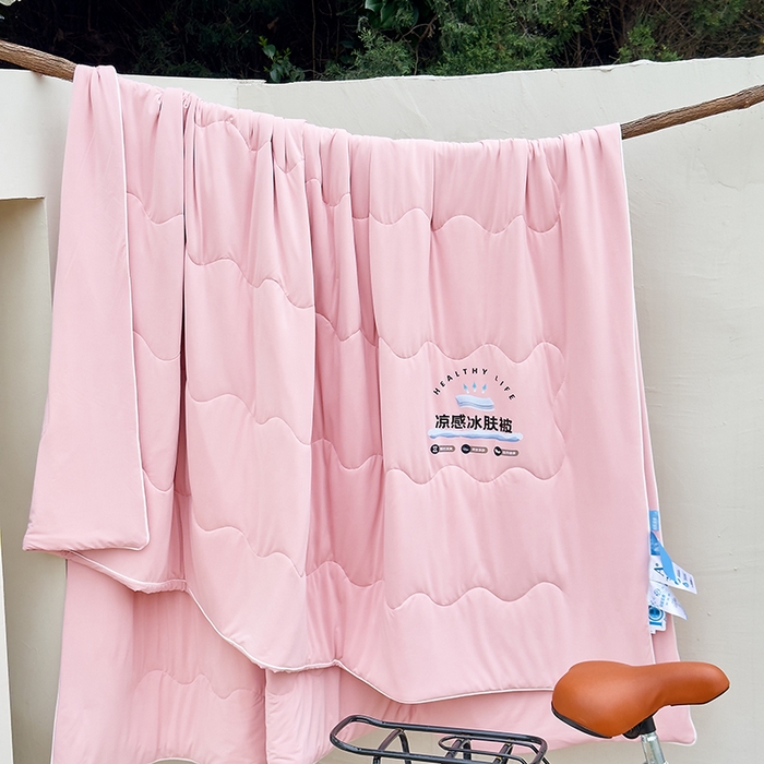 91家纺网 家纺一手货源 找家纺 尚美 2025新款亲肤舒适凉感玫瑰夏被 粉色