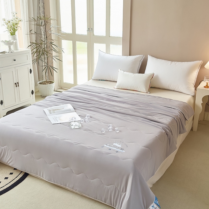 91家纺网 家纺一手货源 找家纺 尚美 2025新款亲肤舒适凉感玫瑰夏被 灰色