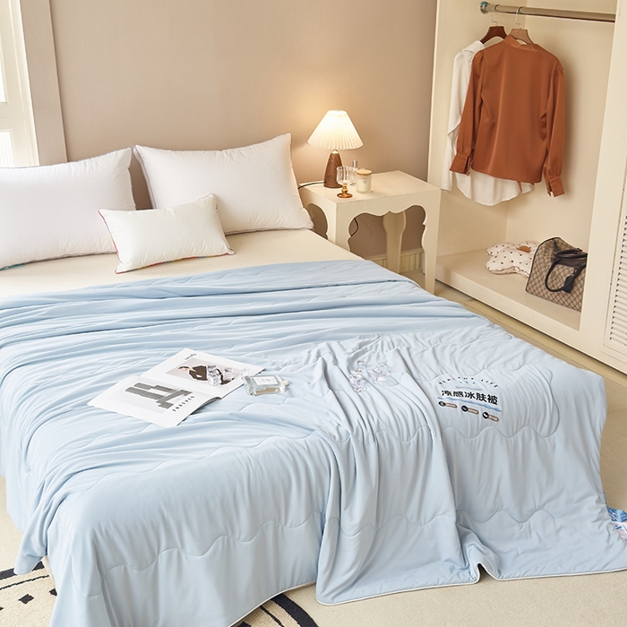 91家纺网 家纺一手货源 找家纺 尚美 2025新款亲肤舒适凉感玫瑰夏被 蓝色