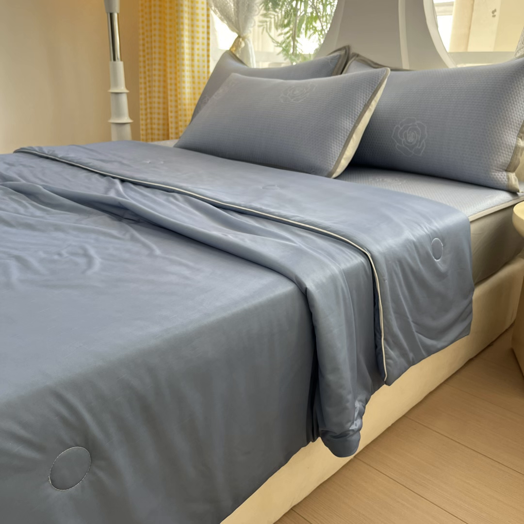 91家纺网 家纺一手货源 找家纺 欧邦 2025春夏新款提花冰豆豆床笠款夏被夏凉被空调被四件套-牡丹花系列 蓝灰