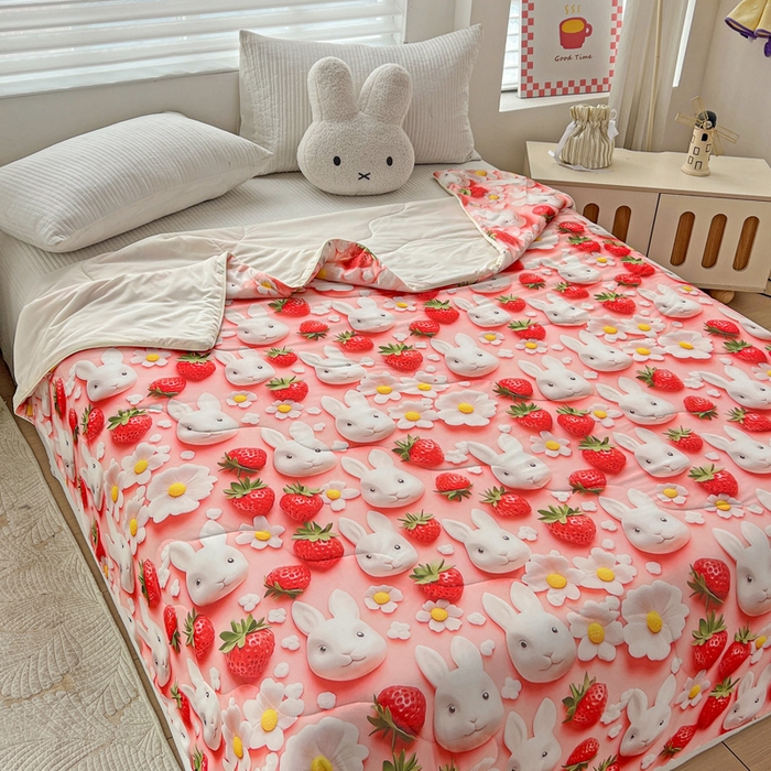 91家纺网 家纺一手货源 找家纺 庭彤 2025新款5D夏被空调被A类云母仿锦氨凉感丝夏凉被子被芯【 量大可谈】 5D数码草莓兔