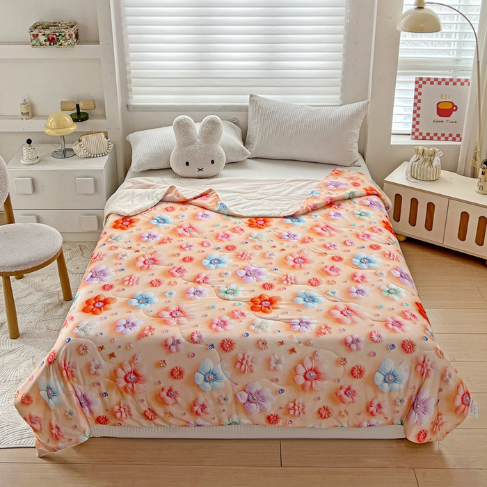 91家纺网 家纺一手货源 找家纺 庭彤 2025新款5D夏被空调被A类云母仿锦氨凉感丝夏凉被子被芯【 量大可谈】 5D数码桃花朵朵