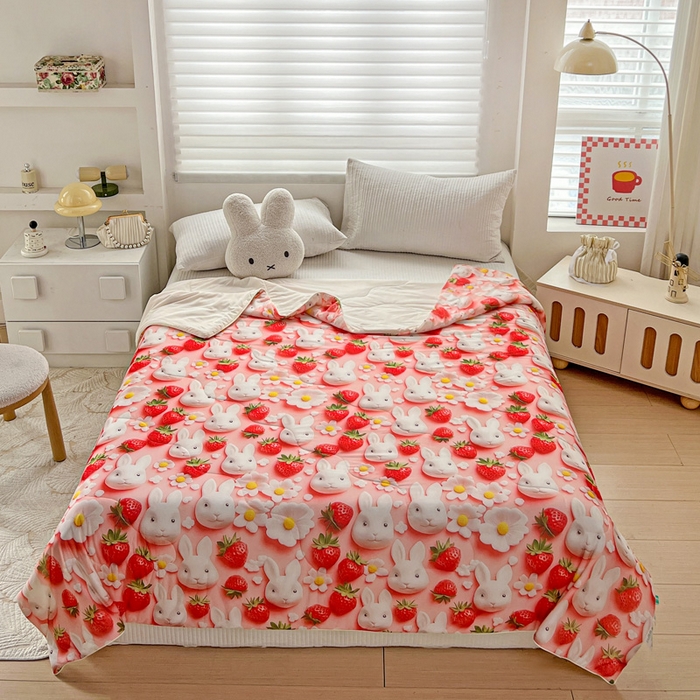 91家纺网 家纺一手货源 找家纺 庭彤 2025新款5D夏被空调被A类云母仿锦氨凉感丝夏凉被子被芯【 量大可谈】 5D数码草莓兔