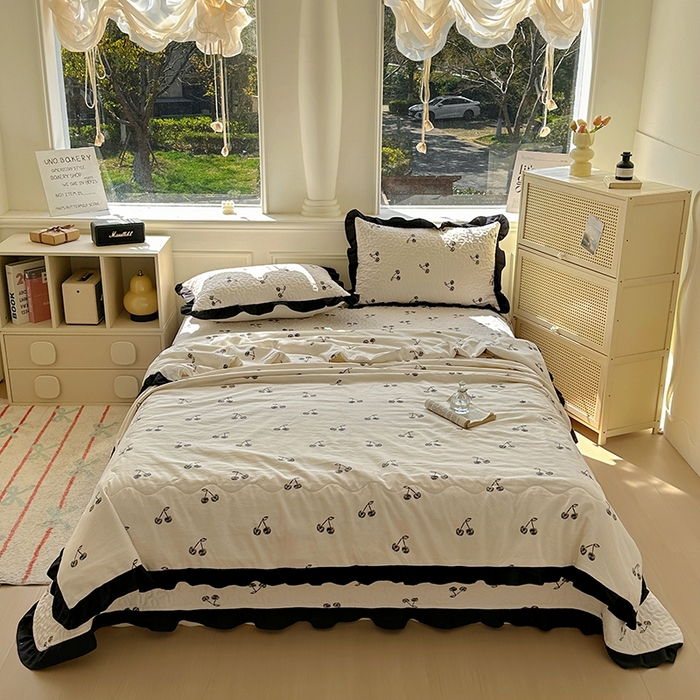 美梦家纺 2025新款水洗棉花边夹棉床盖款四件套 樱桃