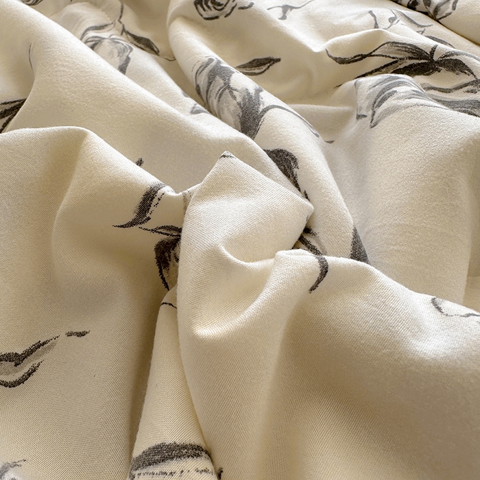 91家纺网 家纺一手货源 找家纺 美梦家纺 2025新款水洗棉花边夹棉床盖款四件套 玫瑰花园