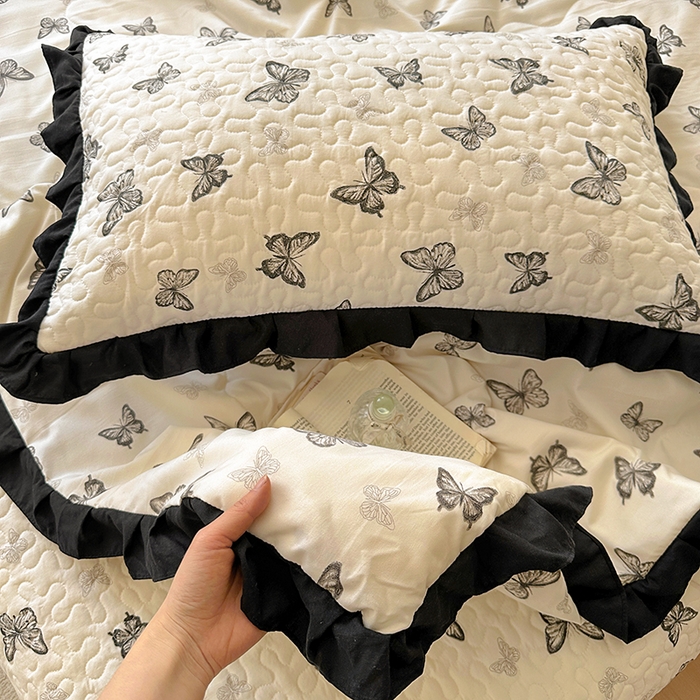 91家纺网 家纺一手货源 找家纺 美梦家纺 2025新款水洗棉花边夹棉床盖款四件套 蝴蝶