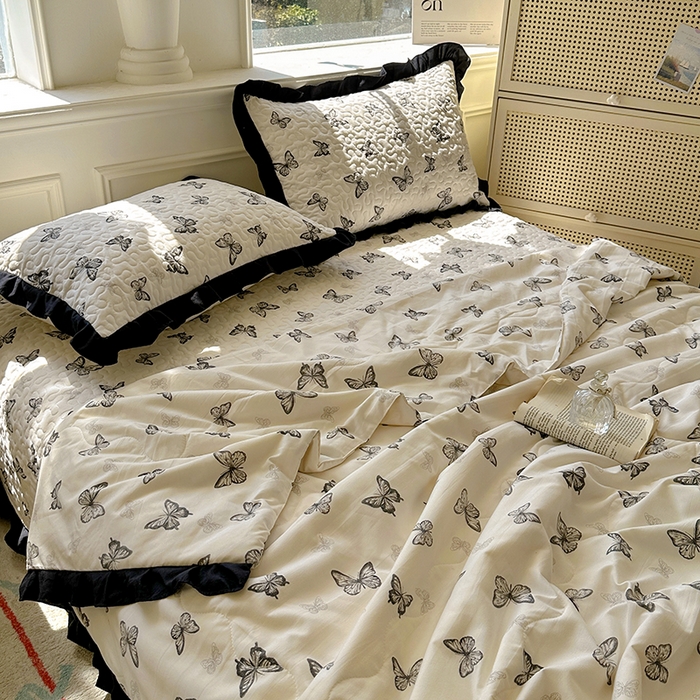 91家纺网 家纺一手货源 找家纺 美梦家纺 2025新款水洗棉花边夹棉床盖款四件套 蝴蝶