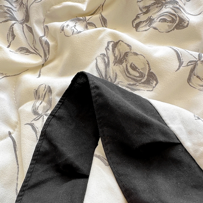 91家纺网 家纺一手货源 找家纺 美梦家纺 2025新款水洗棉花边夹棉床盖款四件套 玫瑰花园