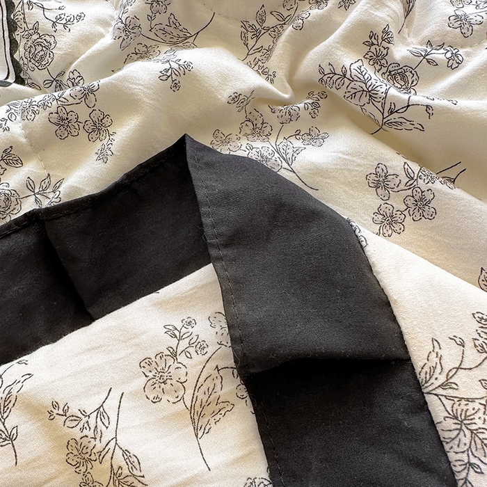 91家纺网 家纺一手货源 找家纺 美梦家纺 2025新款水洗棉花边夹棉床盖款四件套 澜音花香