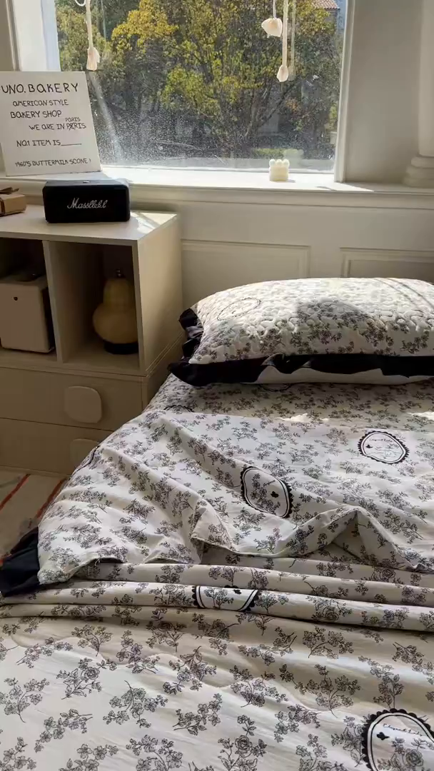 91家纺网 家纺一手货源 找家纺 美梦家纺 2025新款水洗棉花边夹棉床盖款四件套 澜音花香