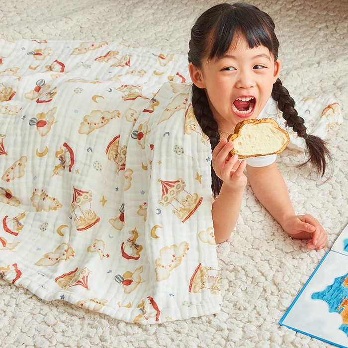 91家纺网 家纺一手货源 找家纺 嗨生活 2025新款A类婴幼儿童夏凉空调被子浴巾六层纱布毛巾被纯棉办公室幼儿园午睡盖毯子 旋转木马