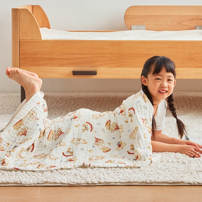 91家纺网 家纺一手货源 找家纺 嗨生活 2025新款A类婴幼儿童夏凉空调被子浴巾六层纱布毛巾被纯棉办公室幼儿园午睡盖毯子 旋转木马
