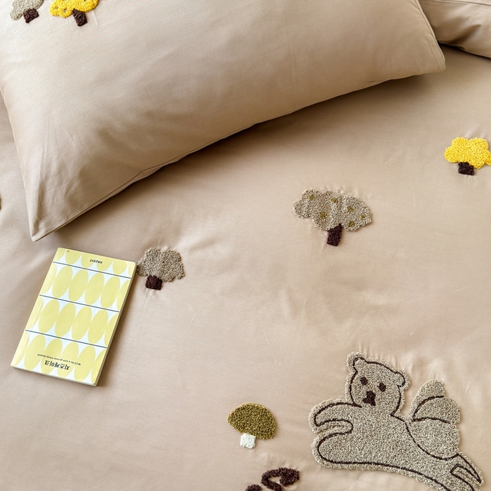 91家纺网 家纺一手货源 找家纺 锦觅家纺 2025新款卡通小清新毛巾绣全棉纯棉四件套（大版定位花型） 丛林趣事