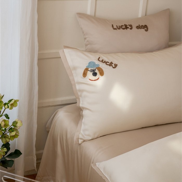 91家纺网 家纺一手货源 找家纺 FORTWO家纺原创设计（FOR TWO家纺） 2025新款60支兰精天丝毛巾绣四件套-断角款 狗先生